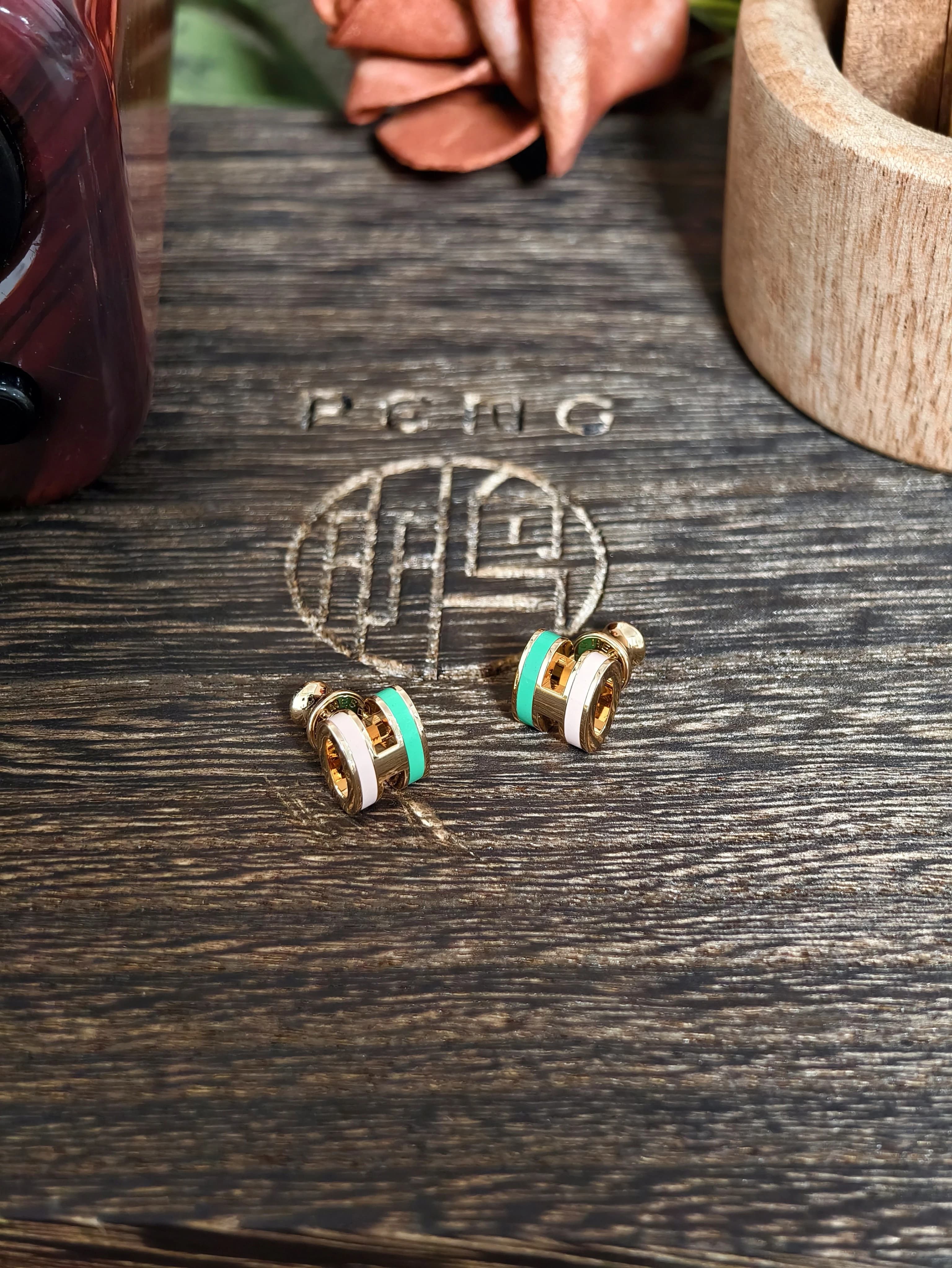 에르메스(HERMÈS) 신상 H 투톤 귀걸이 1
