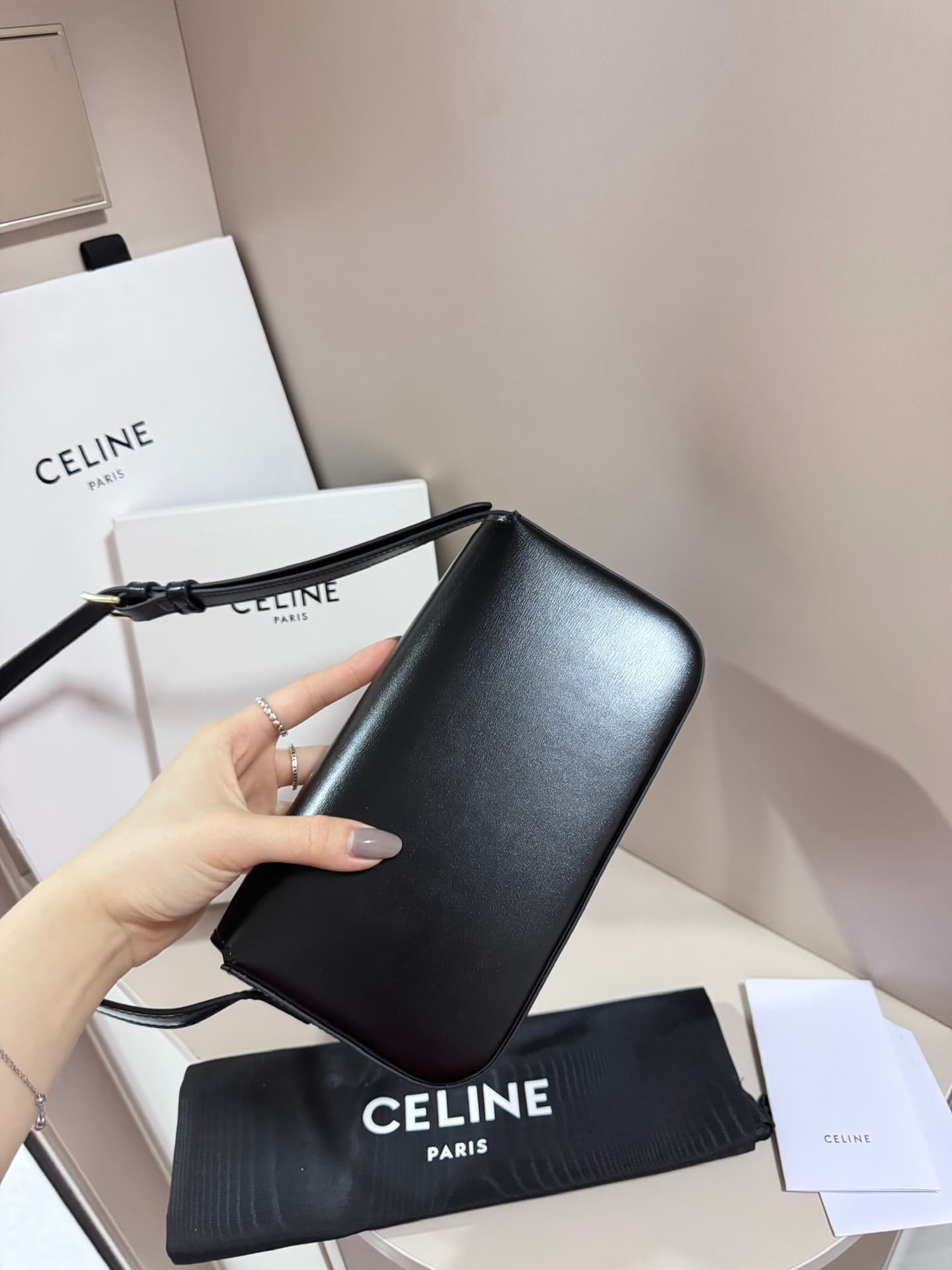 셀린느 클로드 숄더백 상세 이미지 14